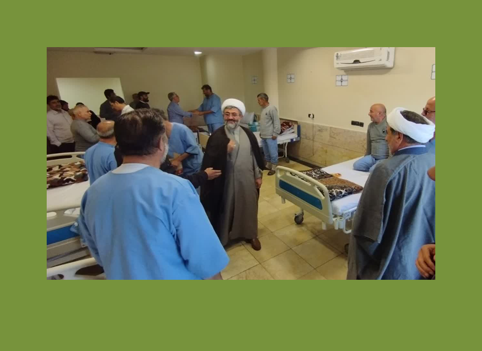 گزارش تصویری دیدار اعضای جبهه مطالبه مردمی تبریز از جانبازان بستری در بیمارستان تخصصی فجر تبریز به مناسبت هفته دفاع مقدس