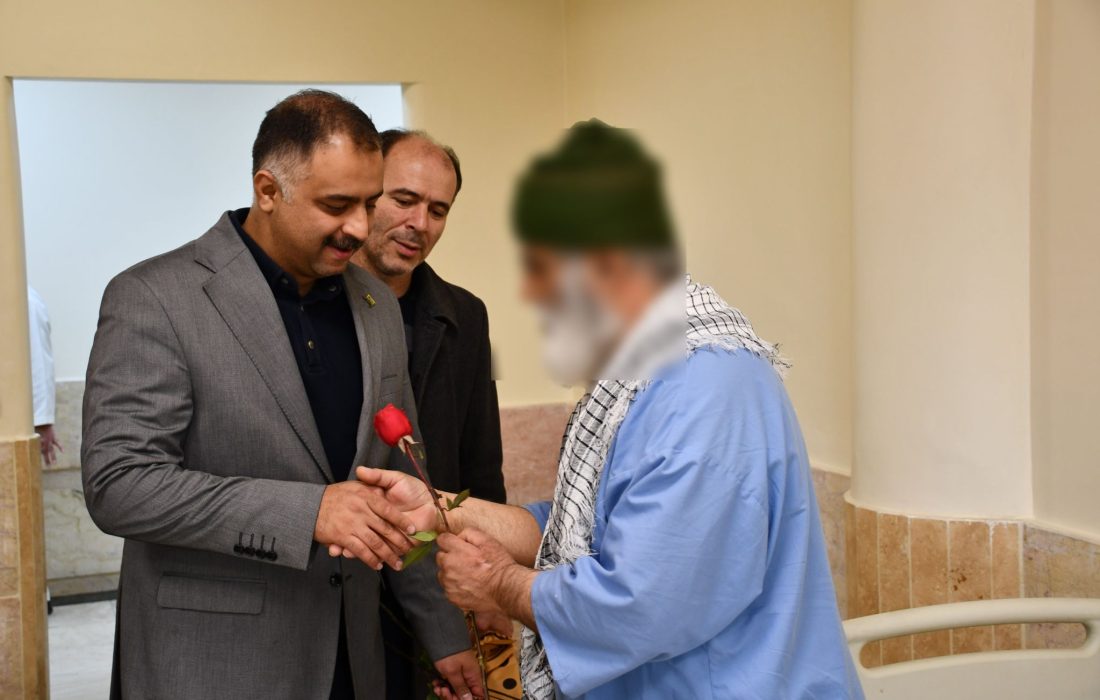 عیادت و تجلیل مدیرکل امور عشایر از جانبازان بیمارستان تخصصی فجر تبریز