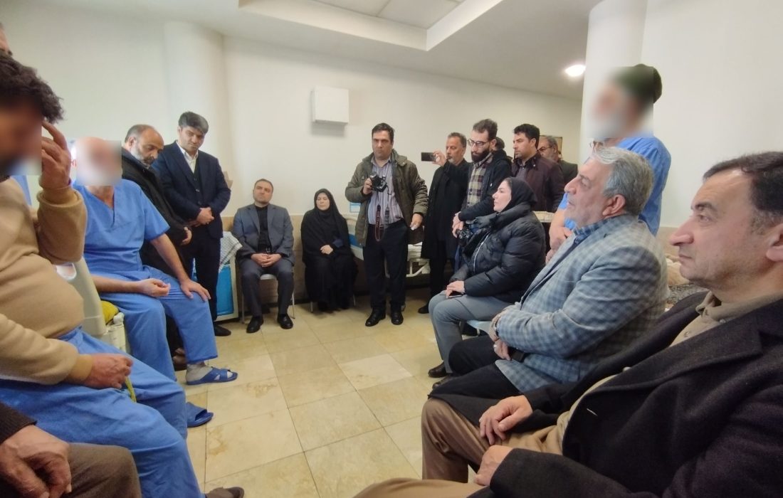|گزارش تصویری| دیدار یوسف قوام‌لاله، سرپرست سازمان ساماندهی مشاغل و فرآورده‌های کشاورزی شهرداری تبریز و هیات همراه، از جانبازان بستری بیمارستان فجر تبریز در روز جانباز- ۴ بهمن ۱۴۰۴